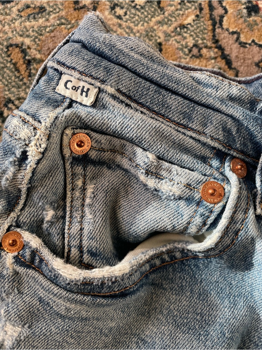 Citizens of Humanity Marlow Blue Distressed Button-Fly Cut-Off Denim Shorts 24 - Picture 3 of 10